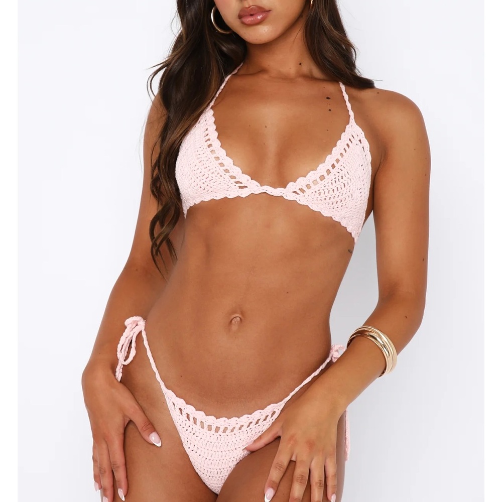 White fox boutique NWT baby pink crochet bikini